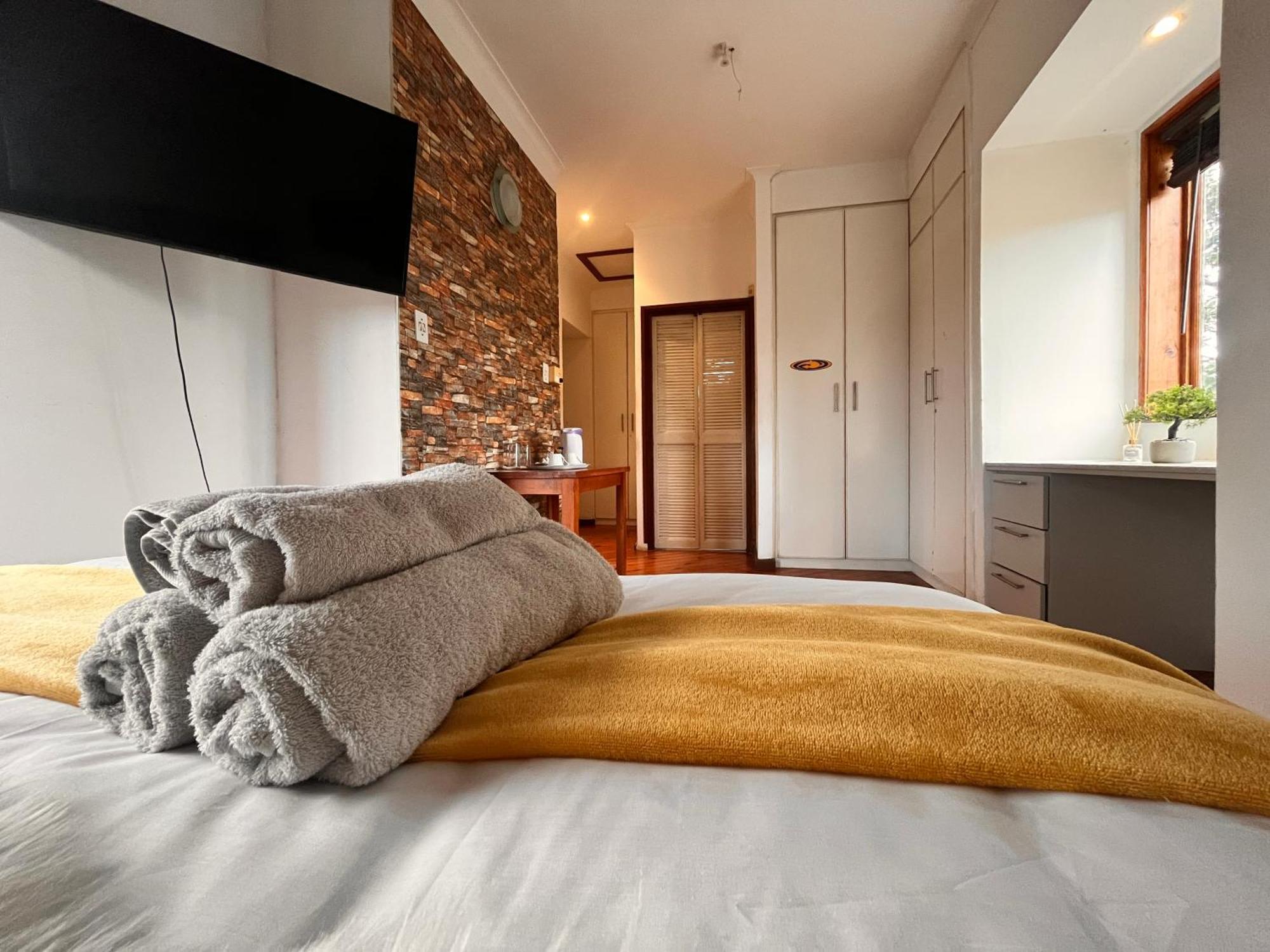 The Wood House Hotel Empangeni Bilik gambar